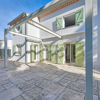 Maison 9 pièces 270 m²