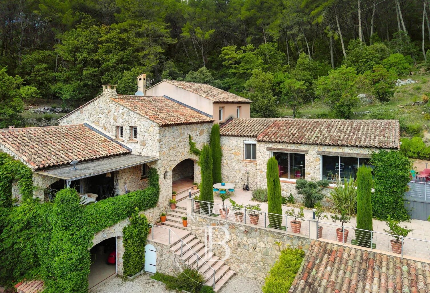 À VENDRE - 13390 - AURIOL - PROPRIETE - MAISON - JARDIN  - PISCI — photo 1