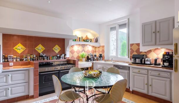 Propri&eacute;t&eacute; 10 pièces  à vendre Auriol 13390