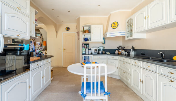 Villa / Maison 6 pièces  à vendre Aubagne 13400