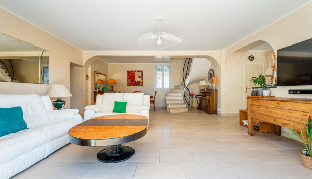 Villa / Maison 6 pièces  à vendre Aubagne 13400