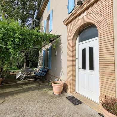 Maison 7 pièces 235 m²