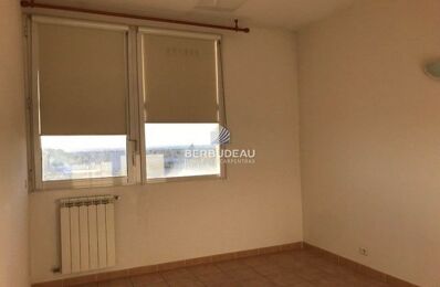 location appartement 550 € CC /mois à proximité de Sorgues (84700)