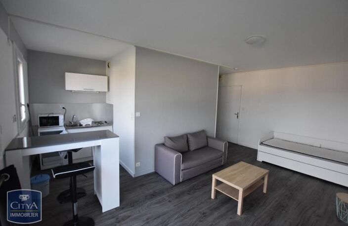 Location appartement 1 pièce 27 m² à Cholet (49300) — photo 2