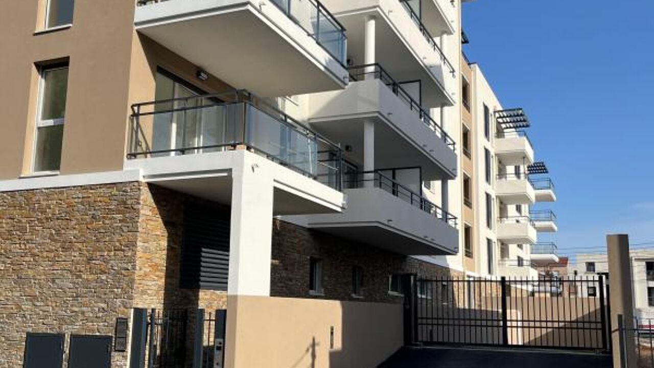 commerce  pièces 35 m2 à vendre à Fréjus (83600)