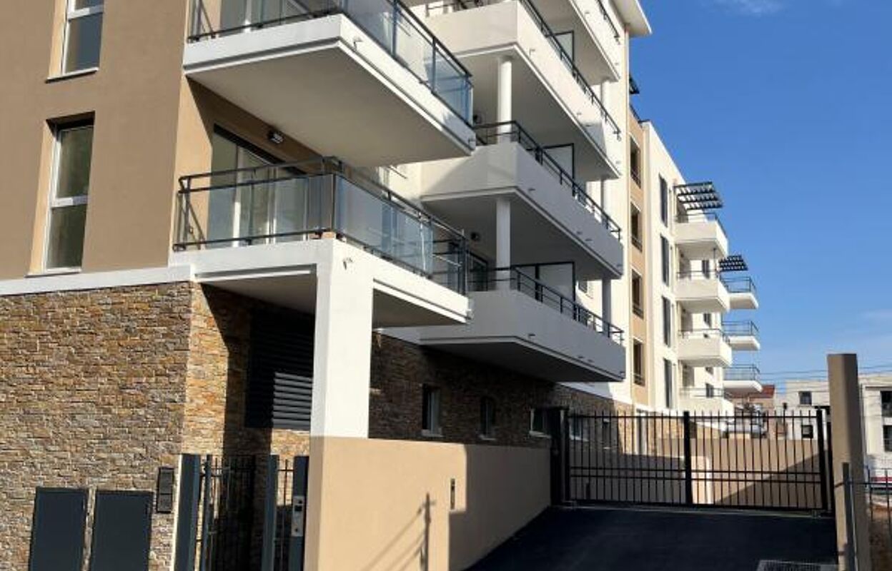 commerce  pièces 35 m2 à vendre à Fréjus (83600)