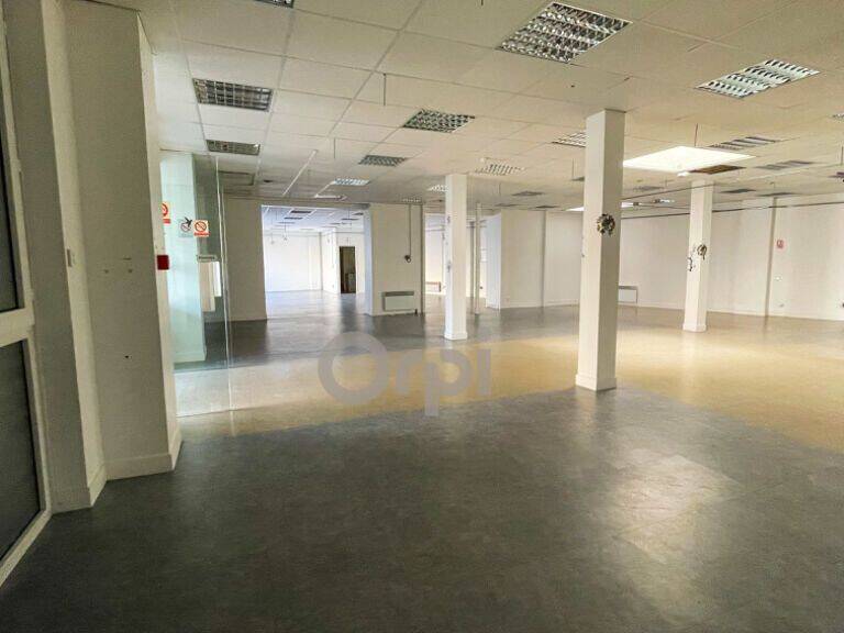 Local commercial Saint Junien centre ville 190 m2 — photo 1