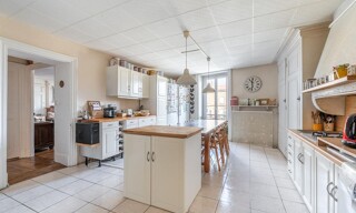 Maison 6 Pièces 225 m² à vendre à Lachassagne (69480)