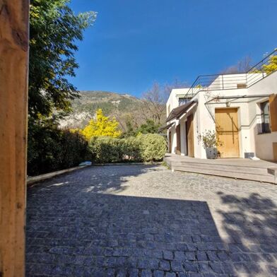 Maison 4 pièces 595000 €