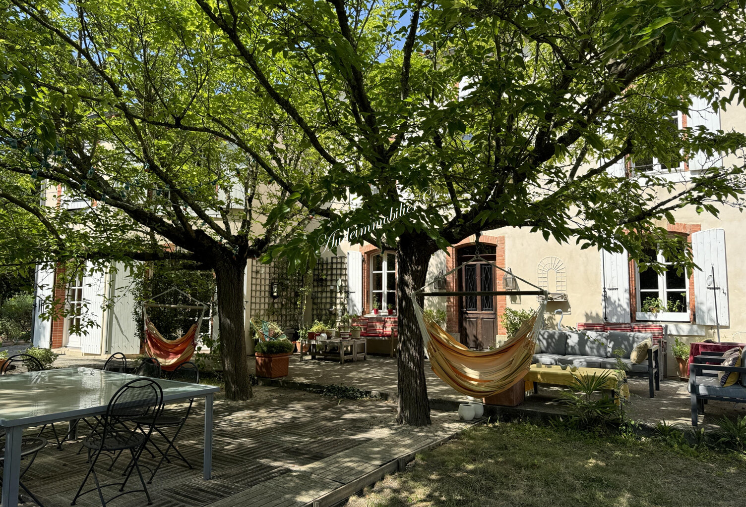 Propriété  avec piscine, parc et dépendance — photo 1