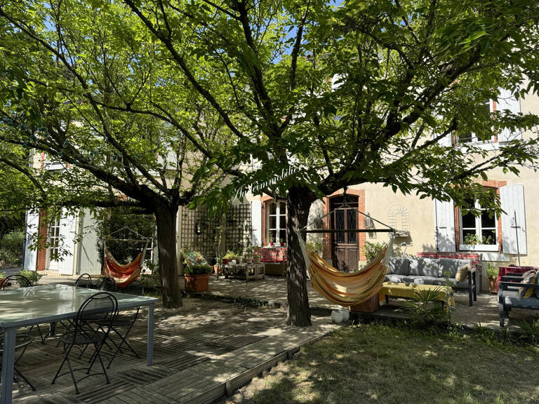 Propriété  avec piscine, parc et dépendance — photo 1