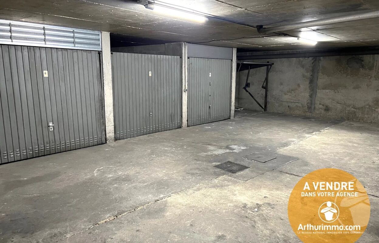 garage  pièces  m2 à vendre à Paris 15 (75015)