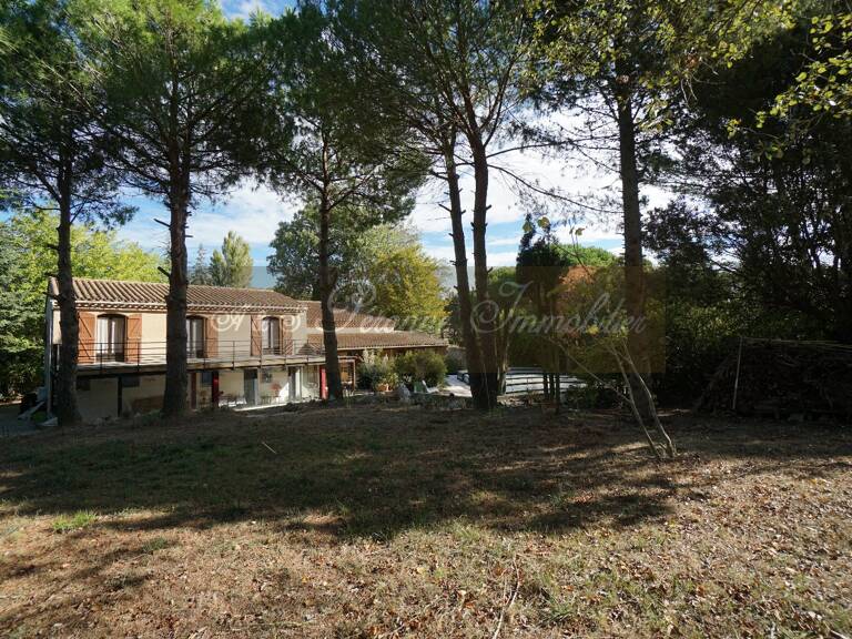 Villa — photo 1