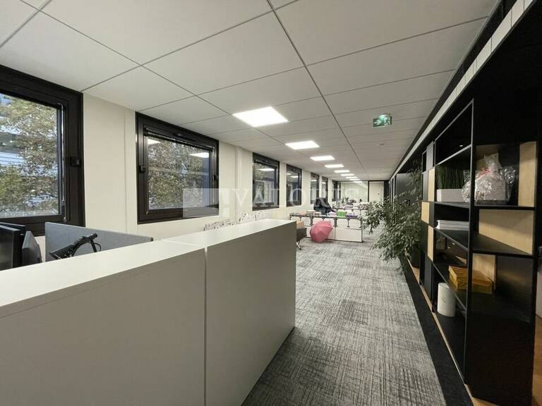 BUREAUX à LOUER — photo 1