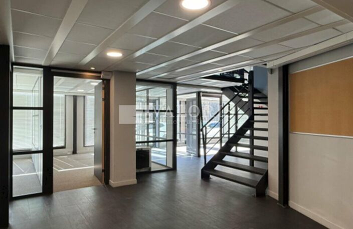 BUREAUX à LOUER — photo 2
