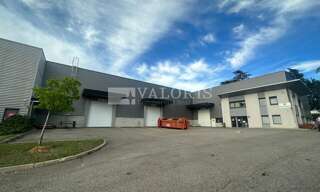 Commerce  6065 m² à louer à Saint-Priest (69800)