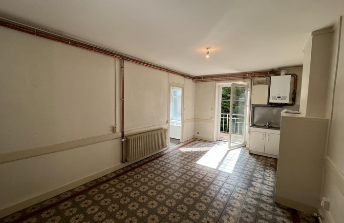 BELLEVILLE Appartement T3 bis — photo 3