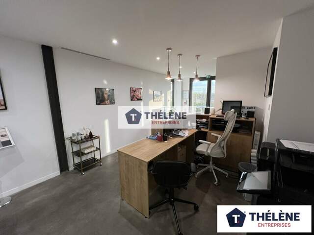 BUREAUX à LOUER — photo du bien