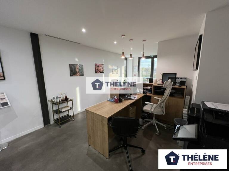 BUREAUX à LOUER — photo 1