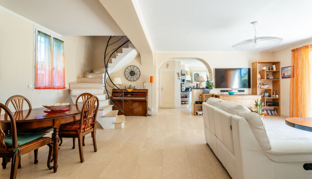 Villa / Maison 6 pièces  à vendre Aubagne 13400