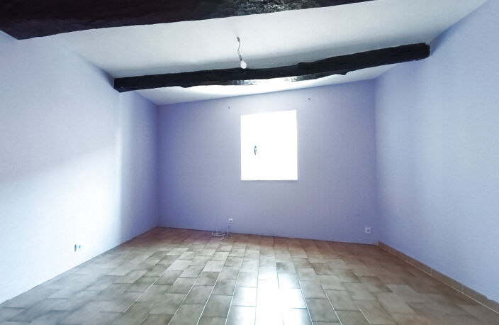 À Vendre : Charmante Maison de Village à Montmeyan, Proche d — photo 4