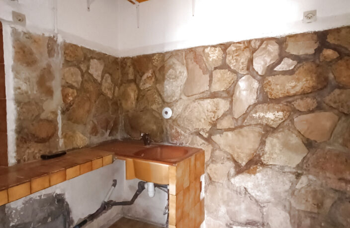 À Vendre : Charmante Maison de Village à Montmeyan, Proche d — photo 5