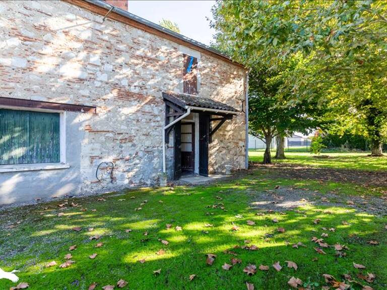 Maison en pierre de 4 pièces principales — photo 1