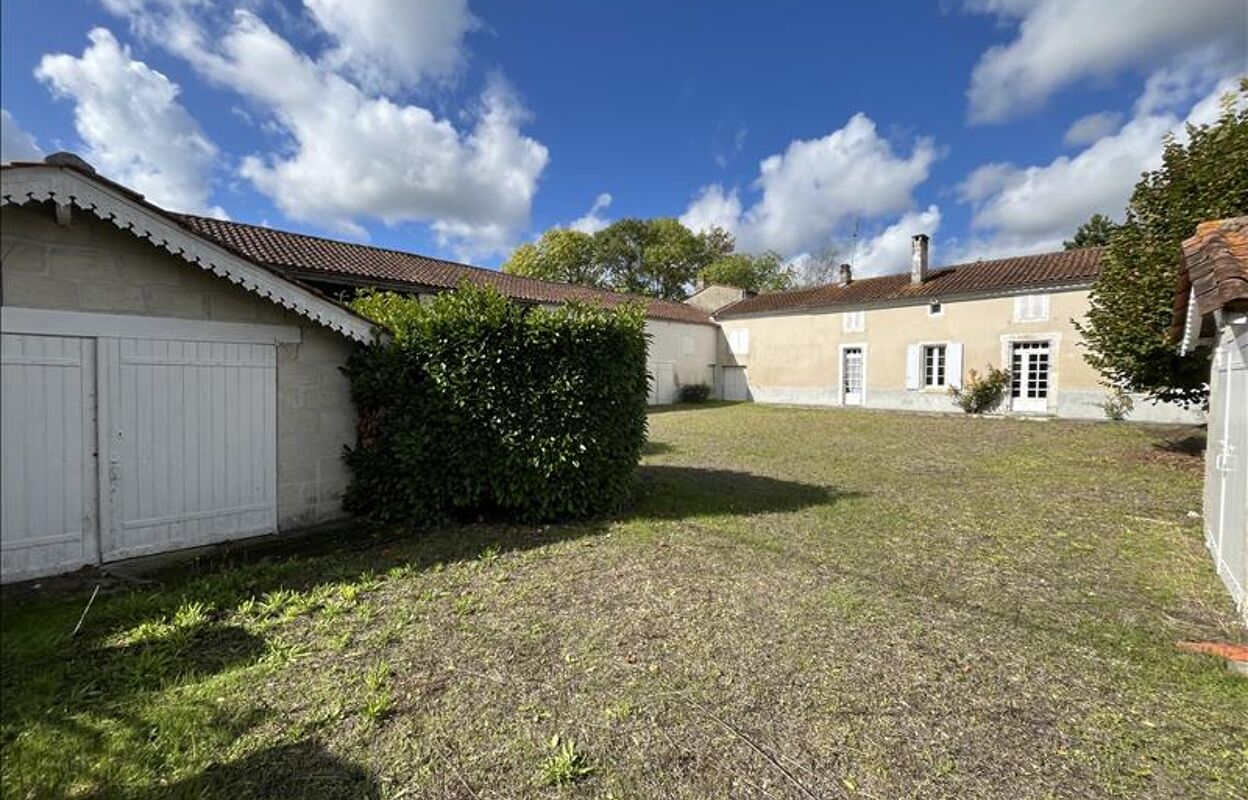 maison 4 pièces 110 m2 à vendre à Saint-Palais-du-Né (16300)