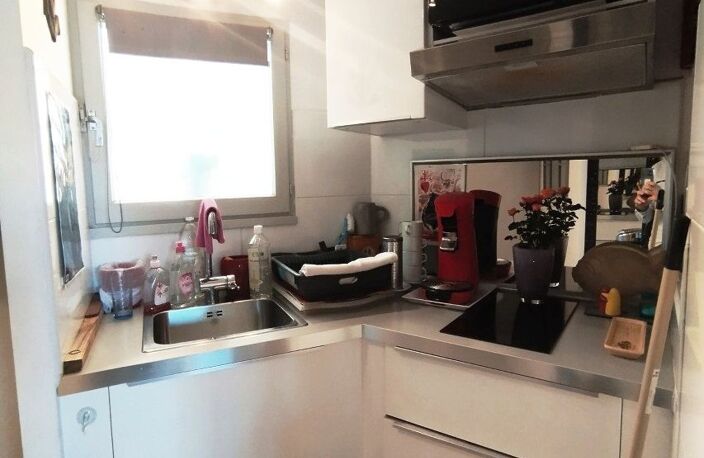 Studio avec grande cabine traversant rez-de-chaussée surélevé. — photo 3