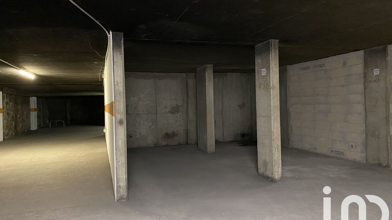 garage  pièces 10 m2 à vendre à Paris 10 (75010)