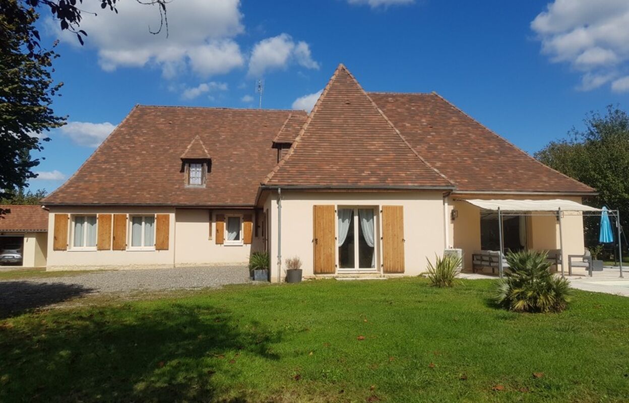 maison 6 pièces 236 m2 à vendre à Montignac (24290)