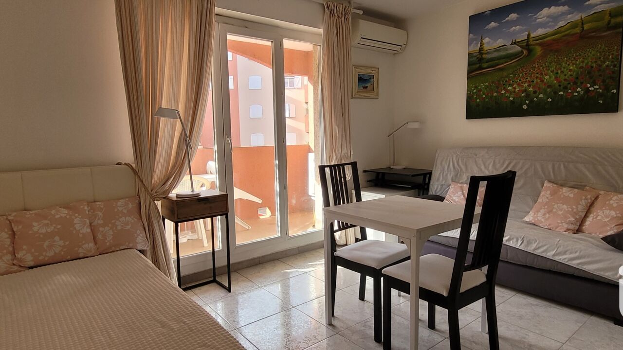 appartement 1 pièces 22 m2 à vendre à Hyères (83400)