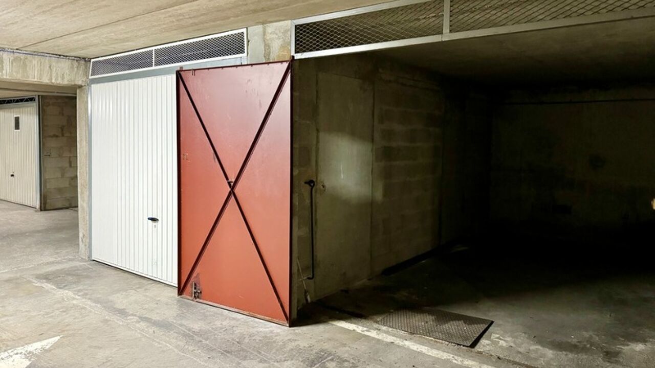 garage  pièces 13 m2 à vendre à Paris 10 (75010)