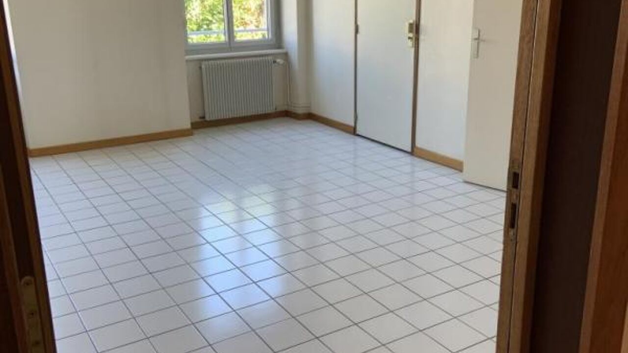 appartement 3 pièces 75 m2 à louer à Lons-le-Saunier (39000)