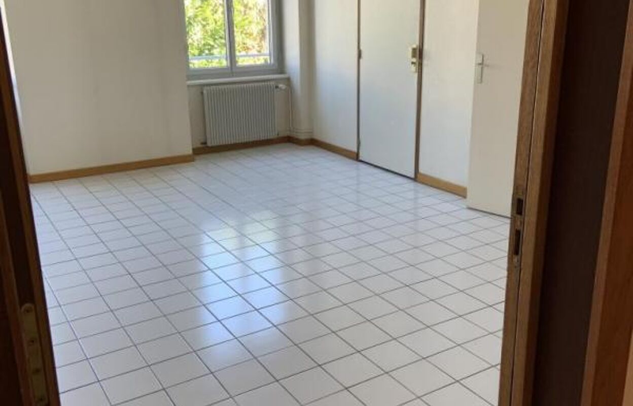 appartement 3 pièces 75 m2 à louer à Lons-le-Saunier (39000)