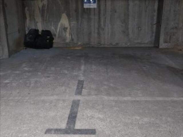 LILLE - VAUBAN - UNE PLACE DE PARKING EN SOUS SOL DANS UNE RESID — photo du bien