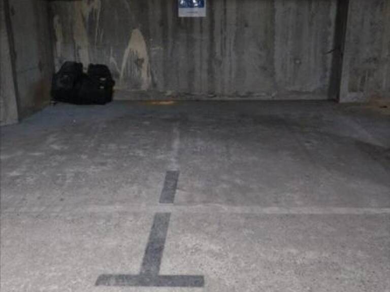 LILLE - VAUBAN - UNE PLACE DE PARKING EN SOUS SOL DANS UNE RESID — photo 1