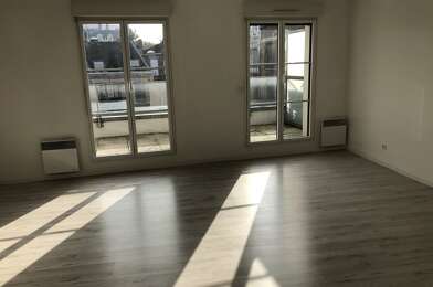 Appartement 3 pièces 725 €