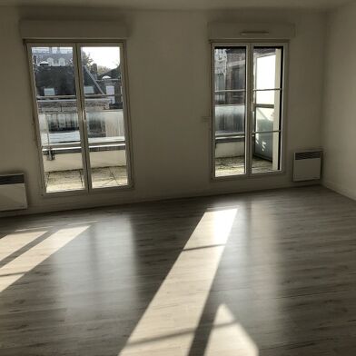 Appartement 3 pièces 725 €