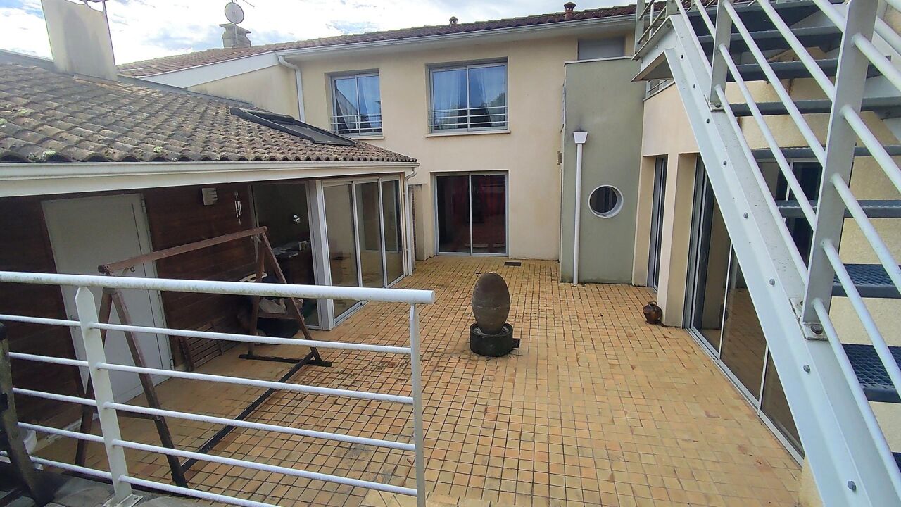 maison 6 pièces 212 m2 à vendre à Laruscade (33620)