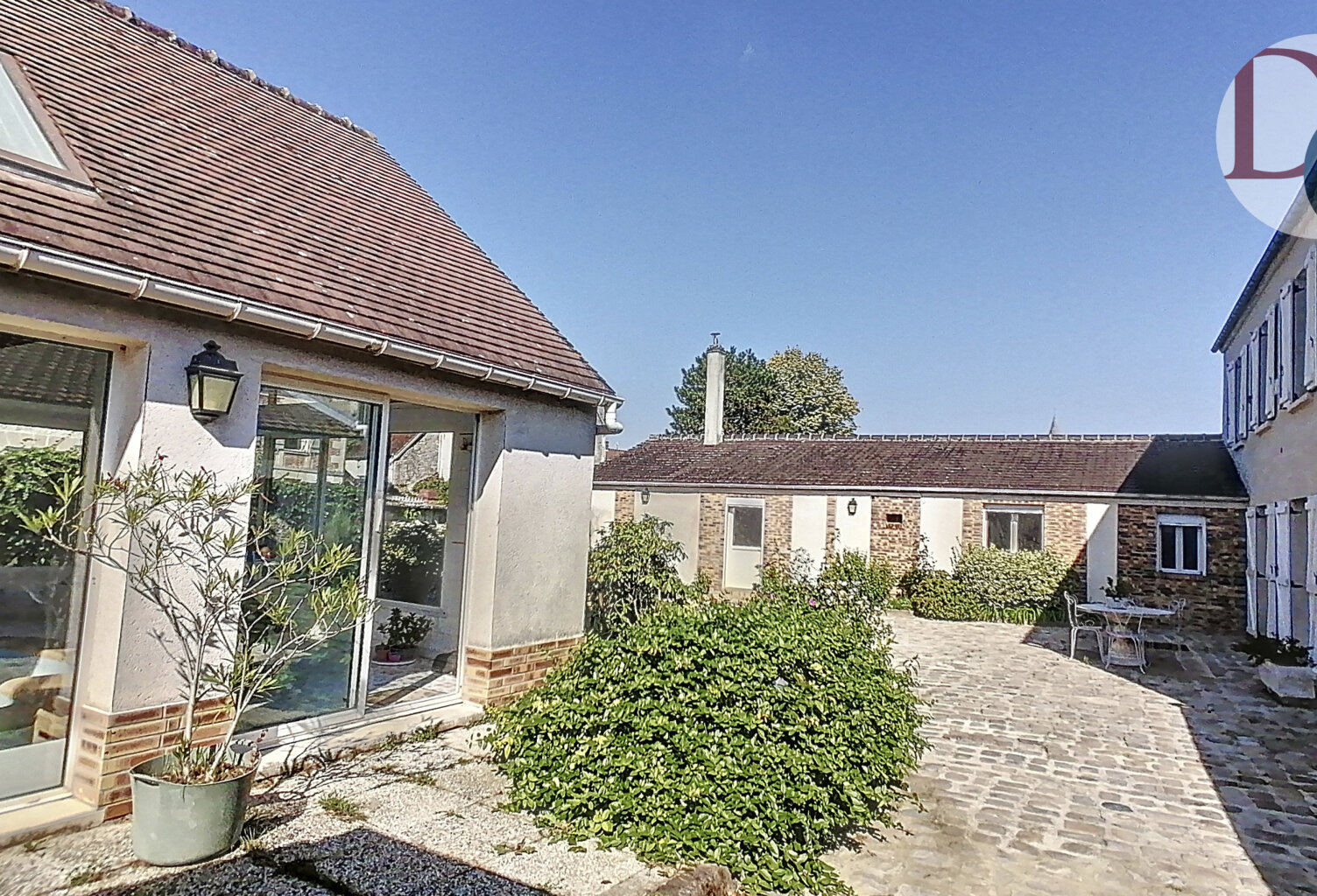 MAISON ANCIENNE BEAUX VOLUMES PROCHE DE SENLIS — photo 1