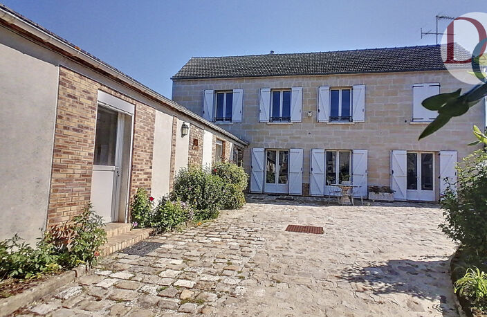 MAISON ANCIENNE BEAUX VOLUMES PROCHE DE SENLIS — photo 2