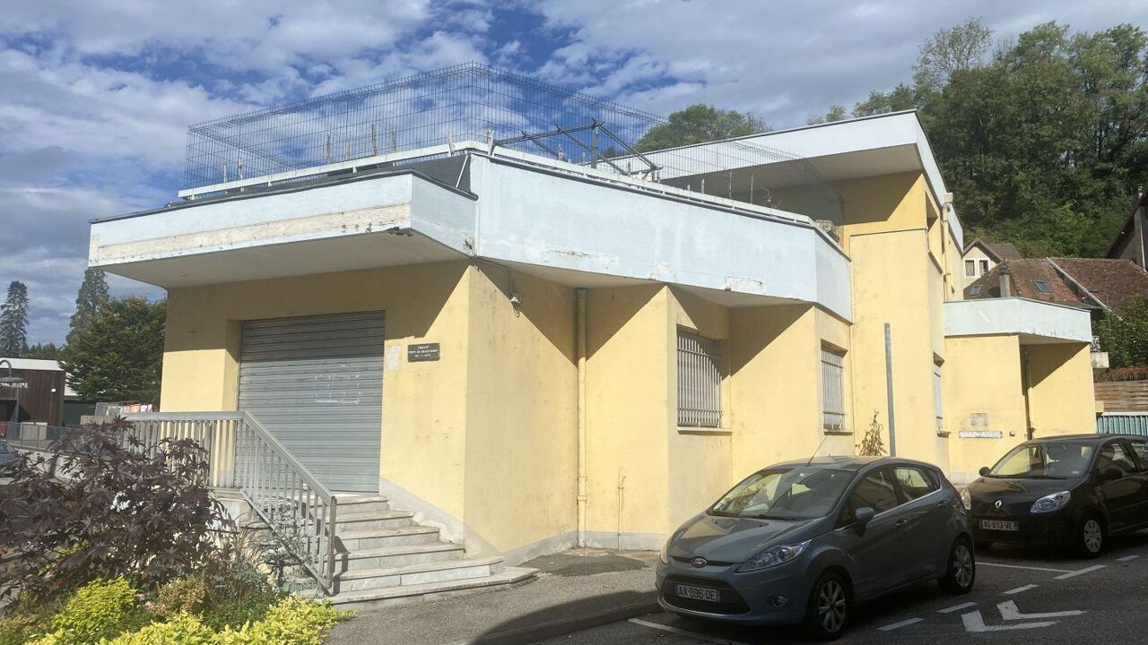 immeuble  pièces 220 m2 à vendre à Le Pont-de-Beauvoisin (73330)