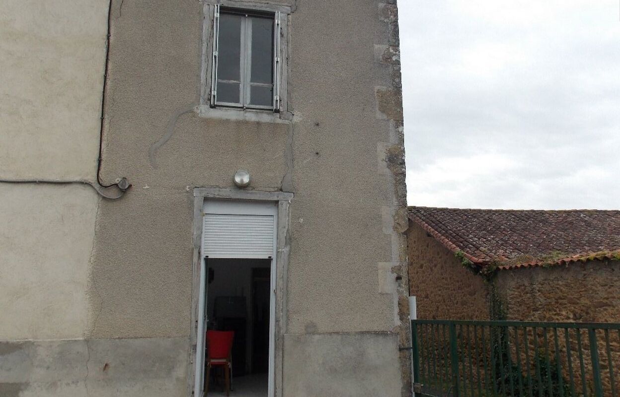 maison 4 pièces 74 m2 à vendre à Rochechouart (87600)