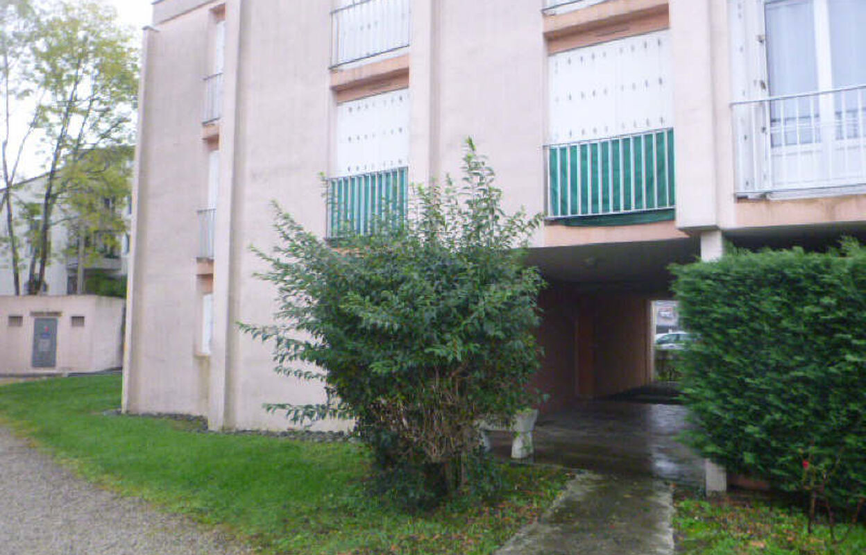 garage  pièces 16 m2 à louer à Pau (64000)