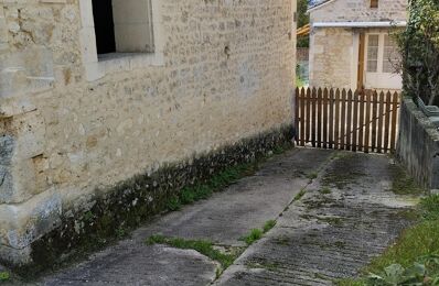 vente maison 117 000 € à proximité de Saint-Saturnin (16290)