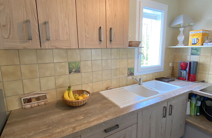 QUARTIER CENTRE VILLE  PROCHE PLAGE DU CHAY APPARTEMENT T2 A — photo 4