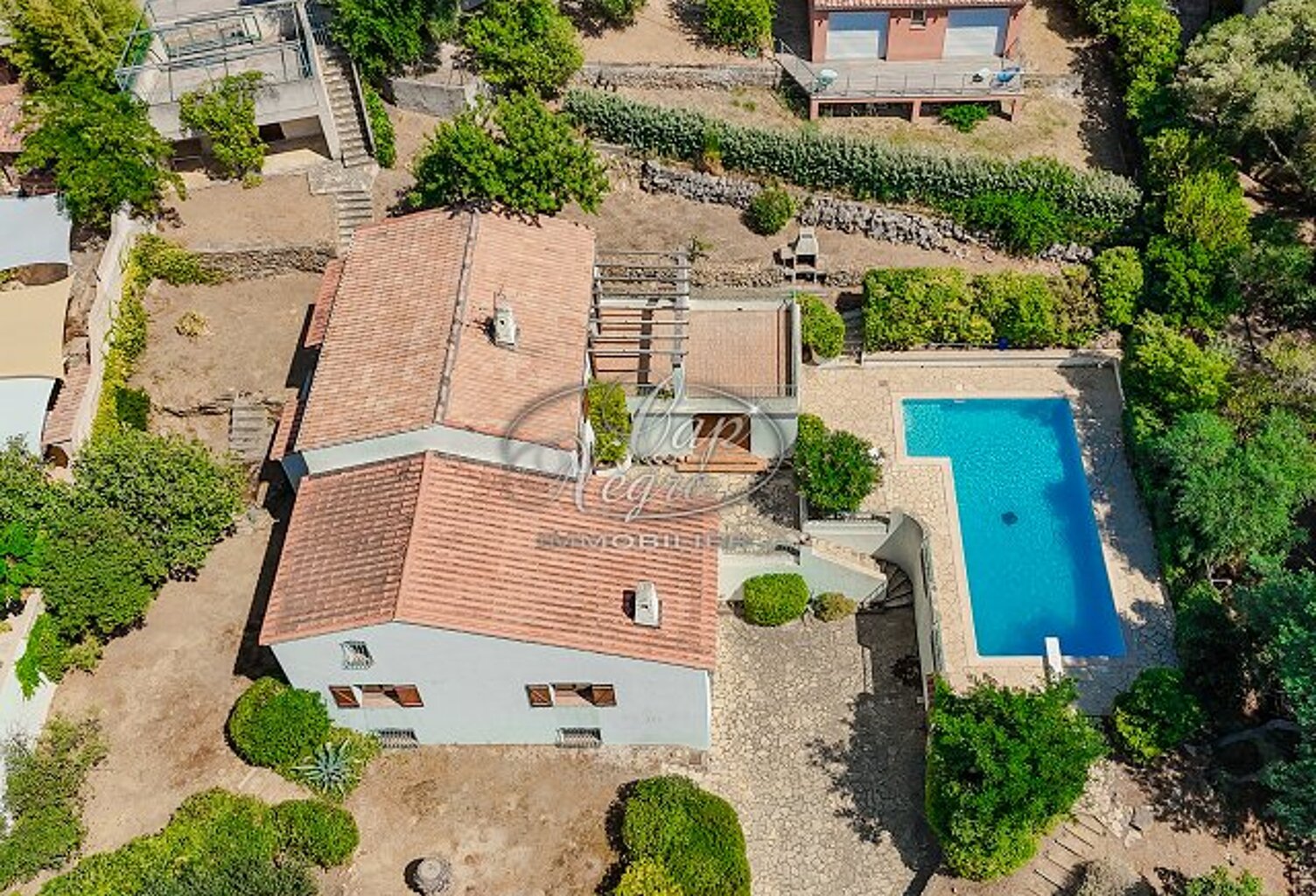 maison sur 2 niveaux, garage, jardin, piscine — photo 1