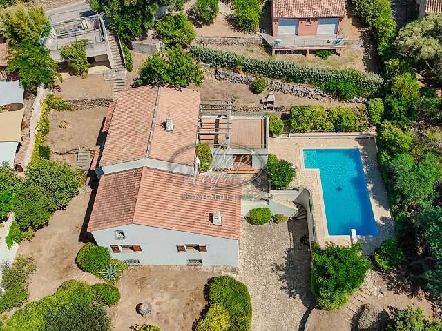 maison sur 2 niveaux, garage, jardin, piscine — photo du bien