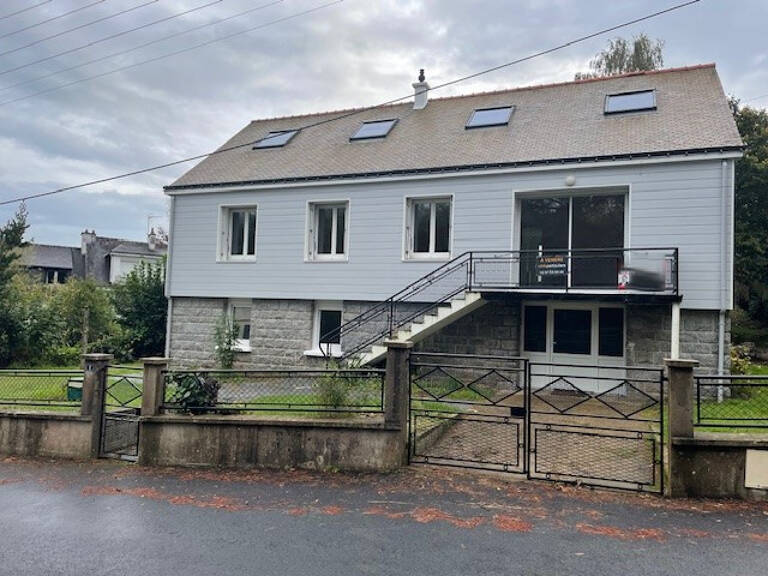 Maison avec 2 appartements rénovés prêt à la location. — photo 1
